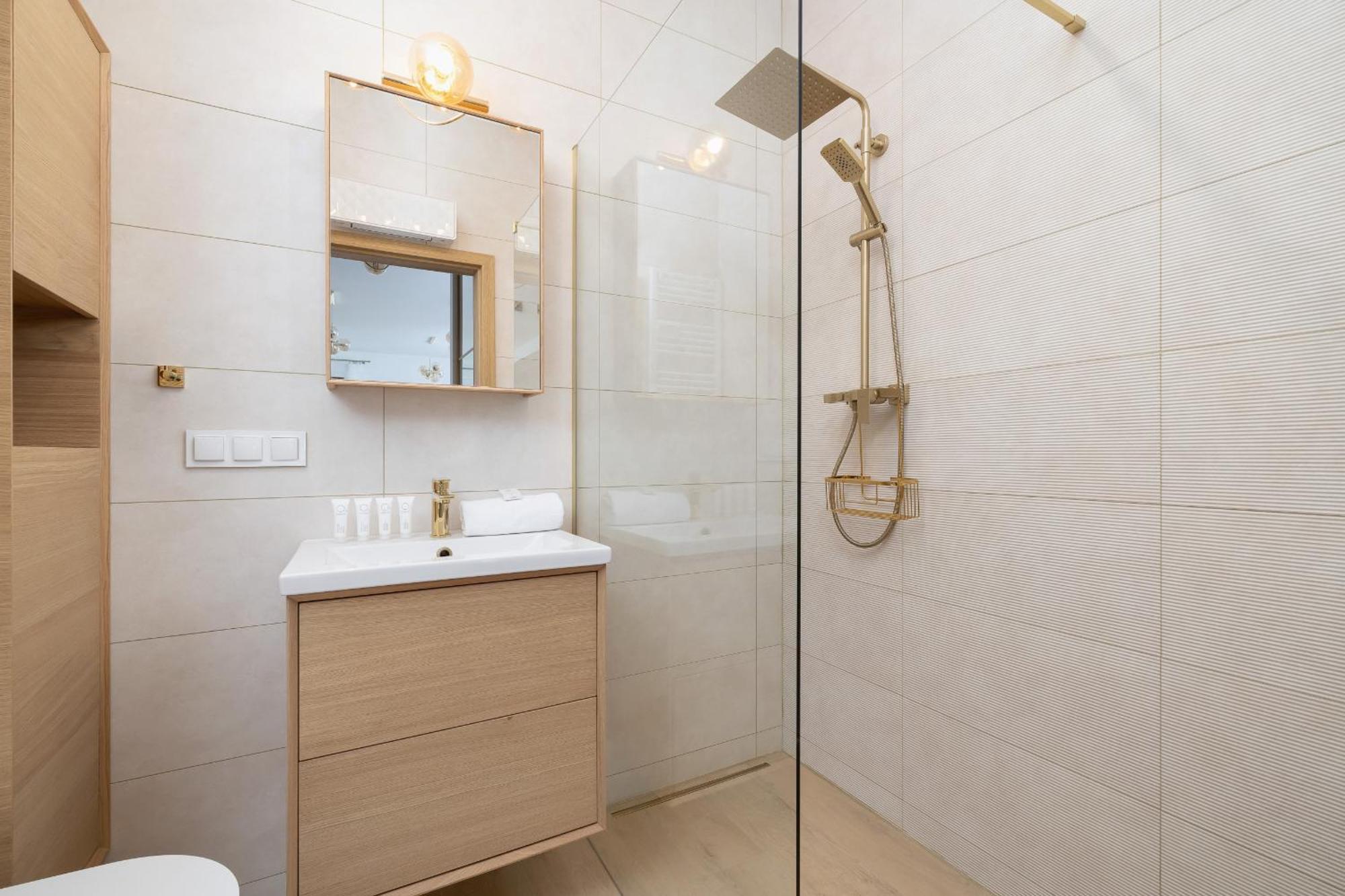 Luxury Two Bedroom Apartment With Terrace And Parking By Renters Prestige Katowice Eksteriør bilde